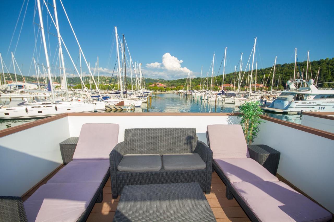 Bamboo Floating House Portoroz Apartment ภายนอก รูปภาพ
