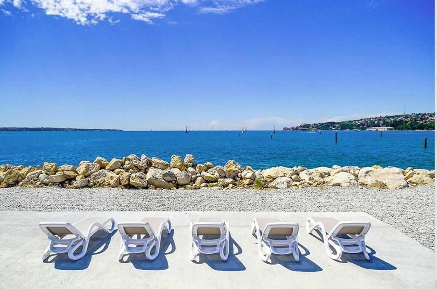 Bamboo Floating House Portoroz Apartment ภายนอก รูปภาพ